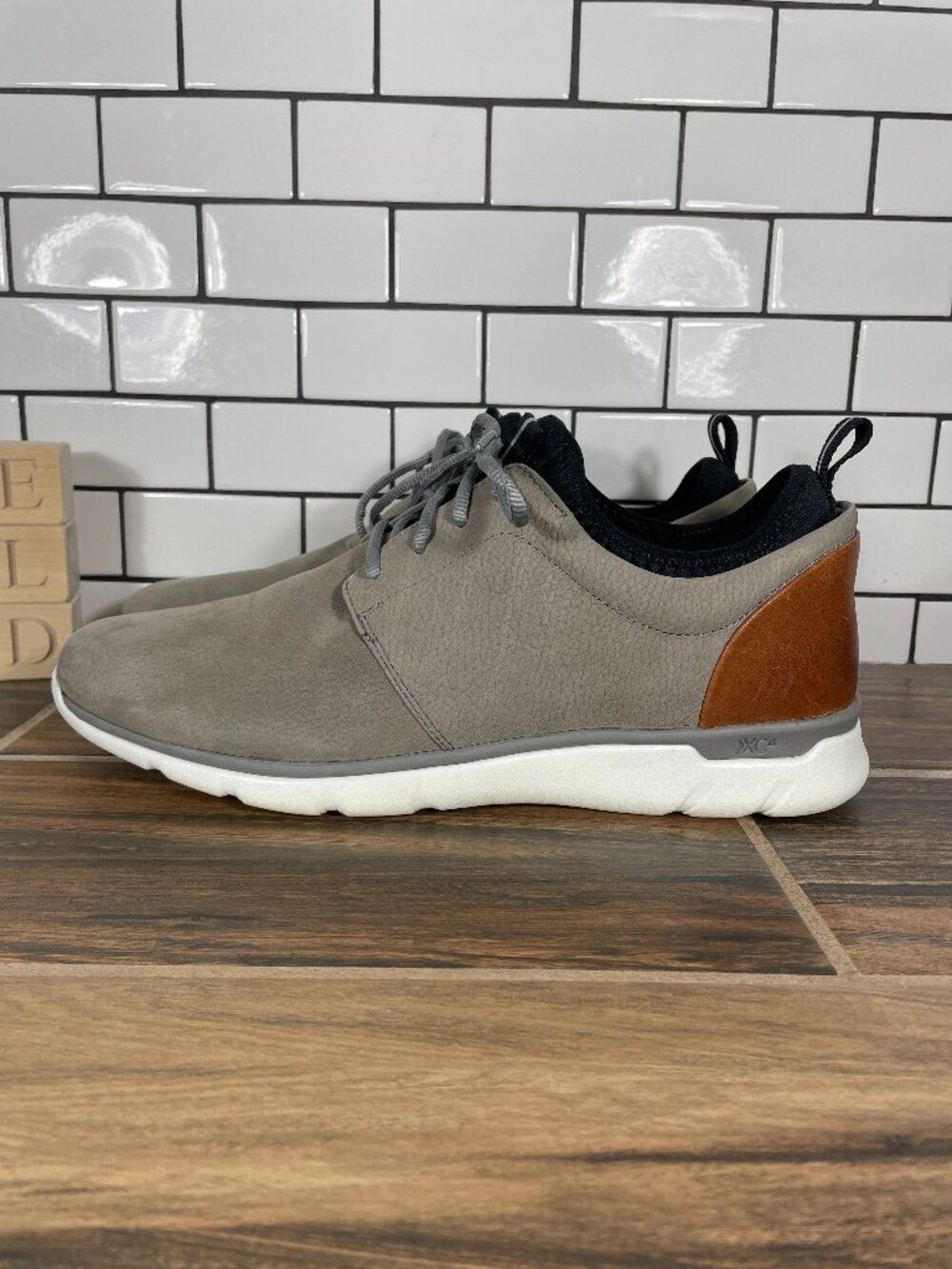 Johnston Murphy XC4 Prentiss Shoes Mens Size 12 Gray Nubuck Hybrid Derby Sneaker